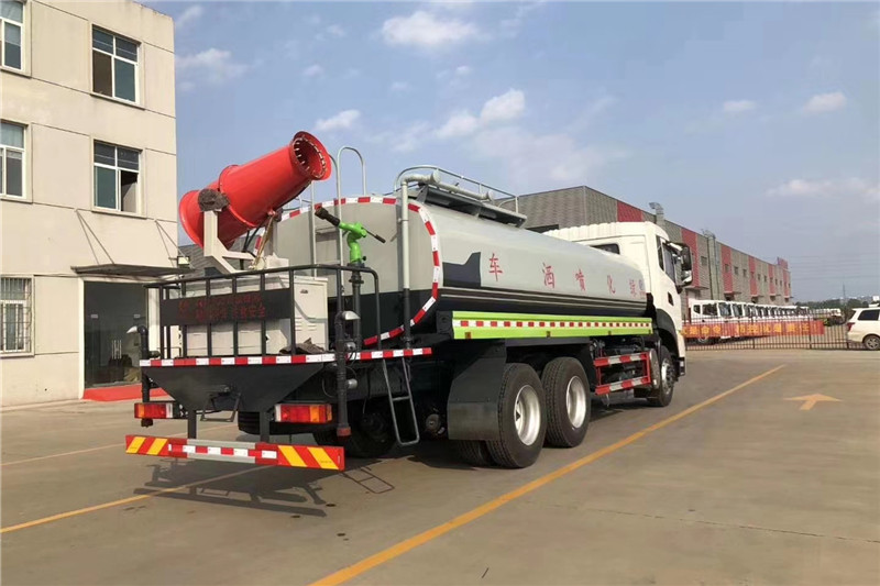 東風天龍后八輪20噸噴霧車，國六綠化噴灑車